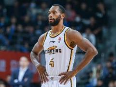 數(shù)據(jù)暴跌！弗格季后賽表現(xiàn)驟降，場(chǎng)均僅11.3分2.2板