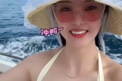 張常寧曬視頻尋海豚：今天的好運來自海豚！