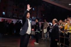 山西球迷賽后高呼“繼續(xù)戰(zhàn)斗” 主帥潘江鞠躬致謝