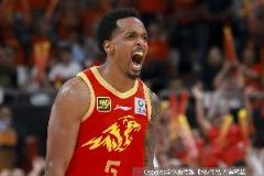 小巴里-布朗2024-25賽季總決賽MVP！場(chǎng)均30分7.3助攻太強(qiáng)！