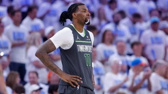 納茲-里德的28歲姐姐遭槍擊身亡，嫌疑人系其男友